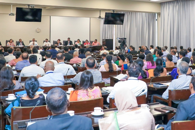 ආපදාවට ලක් වූ ව්‍යාපාරිකයන්ට ලැබෙන  ණය සහන ගැන පැහැදිලි කිරීමක්