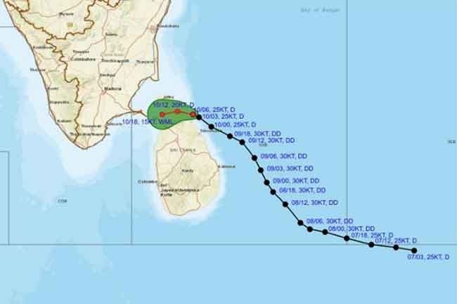පීඩන අවපාතය ක්‍රමයෙන් මුලතිව් වෙරළ තීරය හරහා දිවයින තුළට