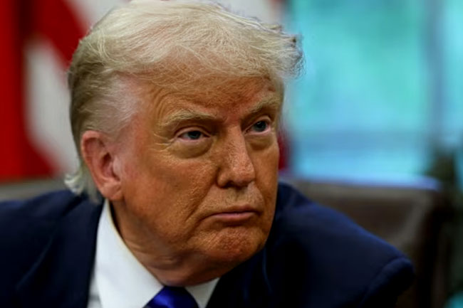 ඉරානය සමඟ ගනුදෙනු කරන රටවල්වලට ට්‍රම්ප්ගෙන් 25%ක තීරු බද්දක්