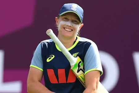 ඇලීසා හීලි ජාත්‍යන්තර ක්‍රිකට් පිටියට සමුදෙයි