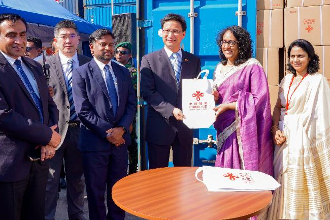 පාසල් නිල ඇඳුම් සඳහා චීනයෙන්  රෙදි මීටර් මිලියන 11.484ක්