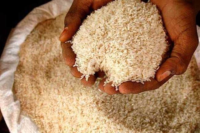 අප්‍රේල් වෙද්දි කැකුළු සහ නාඩු සහල් හිඟයක් ?