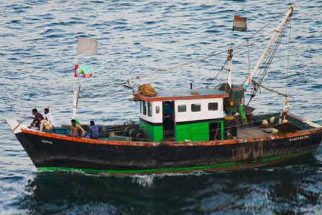 මුහුදු සීමා කඩන ධීවරයින්ට වැඩ වරදියි