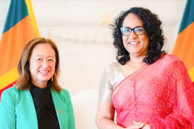මෙරටින් නික්මයාමට නියමිත අමෙරිකානු තානාපති ජූලි චන්ග් අගමැතිනිය හමුවෙයි