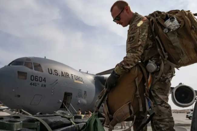 මැදපෙරදිග සිටින අමෙරිකානු භට පිරිස් ඉවත් කර ගැනීමේ තීරණයක් 