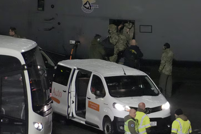 අමෙරිකානු තර්ජන මැද යුරෝපා  රටවල් රැසක හමුදා ග්‍රීන්ලන්තයට