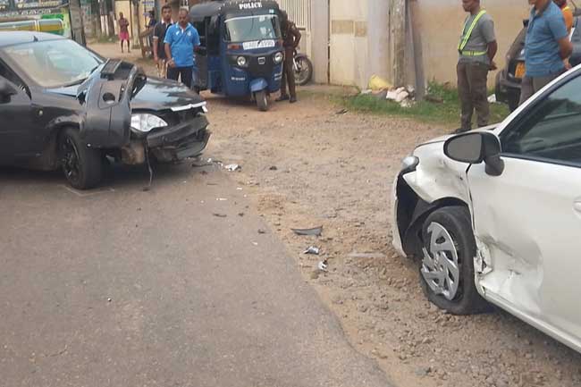 අසෝක රන්වලගේ බිරිඳ රිය අනතුරකට ලක්වෙයි