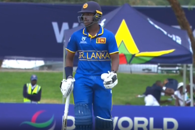 යොවුන් ක්‍රීඩක විරාන් චමුදිතගෙන් නව ක්‍රිකට් වාර්තාවක් 