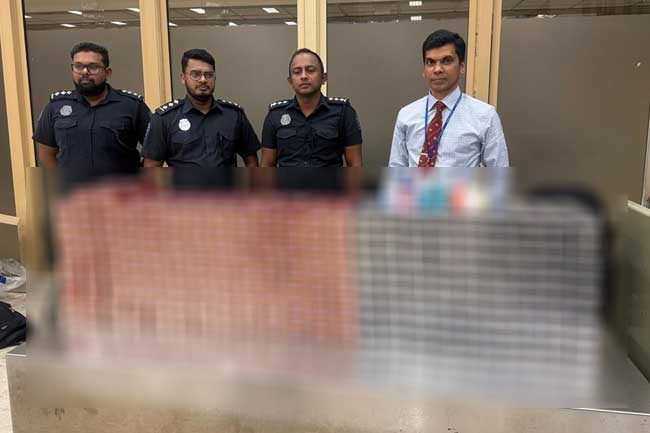 ගුවනින් ආ නීතිවිරෝධී දුම්වැටි කටුනායකදී කොටු වෙයි 