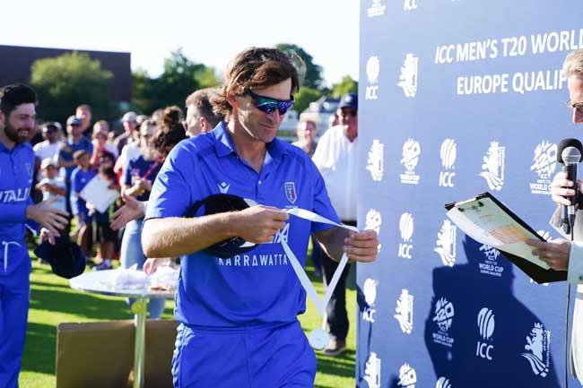 ඉතාලිය ලෝක කුසලාන තරගාවලියට රැගෙන ආ නායකයාට කැපිල්ලක් 