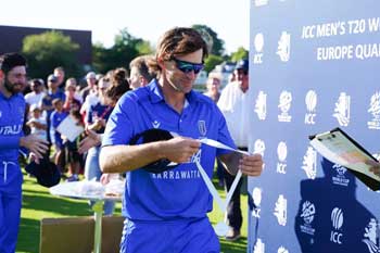 ඉතාලිය ලෝක කුසලාන තරගාවලියට රැගෙන ආ නායකයාට කැපිල්ලක් 