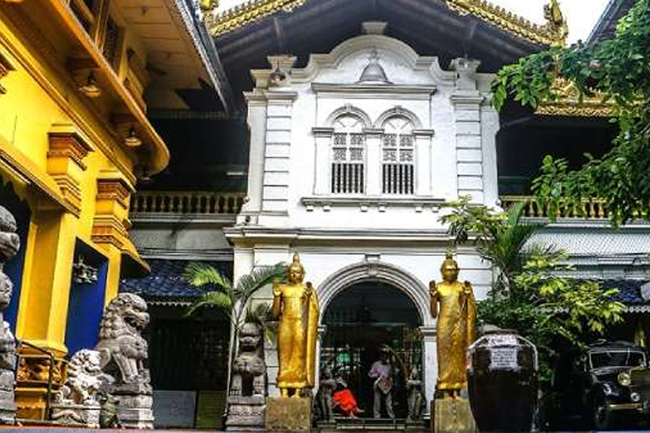 ශ්‍රී සර්වඥ ධාතු වන්දනාව දින 7ක් පුරා හුණුපිටිය ගංගාරාම විහාරස්ථානයේදී