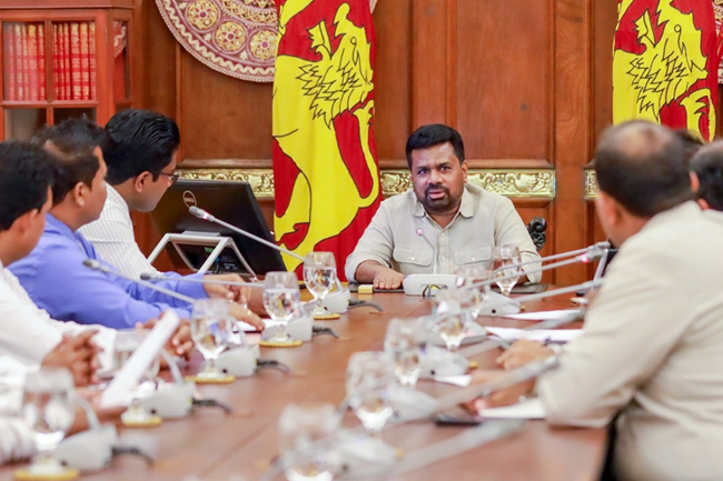 අධ්‍යාපන ප්‍රතිසංස්කරණ සම්බන්ධයෙන් විශ්වවිද්‍යාල ආචාර්යවරුන්ට ජනපති පිළිතුර දෙයි