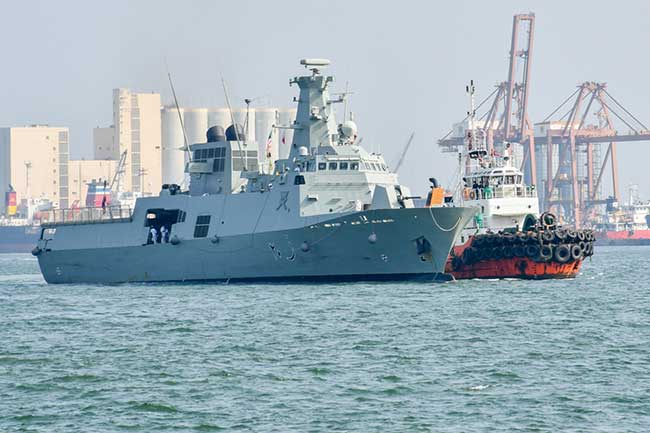 ඉන්දුනීසියානු සහ ඕමාන යුද නෞකා කොළඹ වරායට