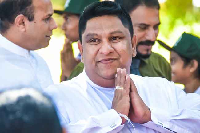 චාමර සම්පත්ට එරෙහිව අධි චෝදනා ගොනු කරයි 