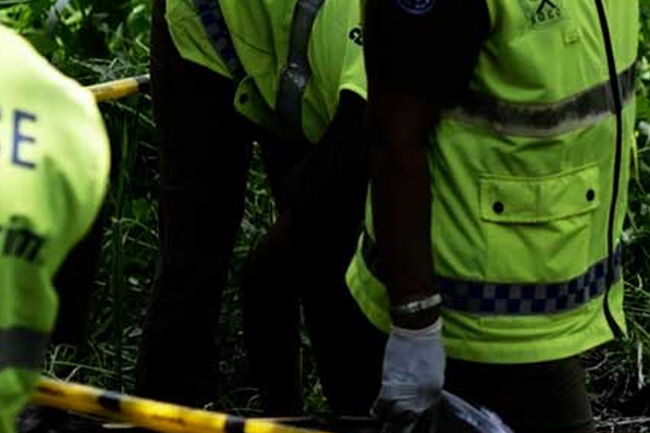 ගෙල ප්‍රදේශයේ කැපුම් තුවාල සහිත කාන්තා මළසිරුරක් හමුවෙයි