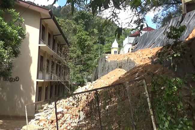 නායයෑමේ අවධානමක් නිසා වසාදැමූ පාසලක් යළි ඇරඹීමට NBRO නිර්දේශය