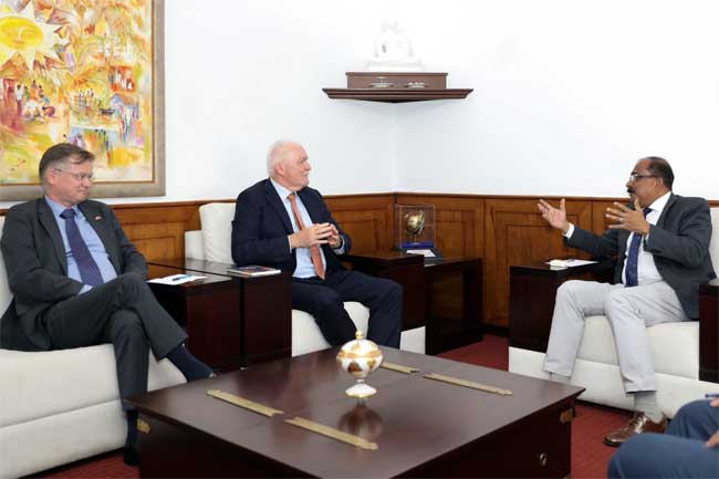 නෙදර්ලන්ත තානාපති සහ ආරක්ෂක නියෝජ්‍ය ඇමති අතර නිල හමුවක්