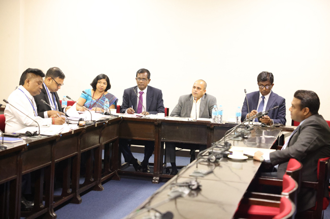 ආනයනික ගල්අඟුරු ගැන ප්‍රමිති වාර්තා ලබා දෙන්න - ආංශික අධීක්ෂණ කාරක සභාව