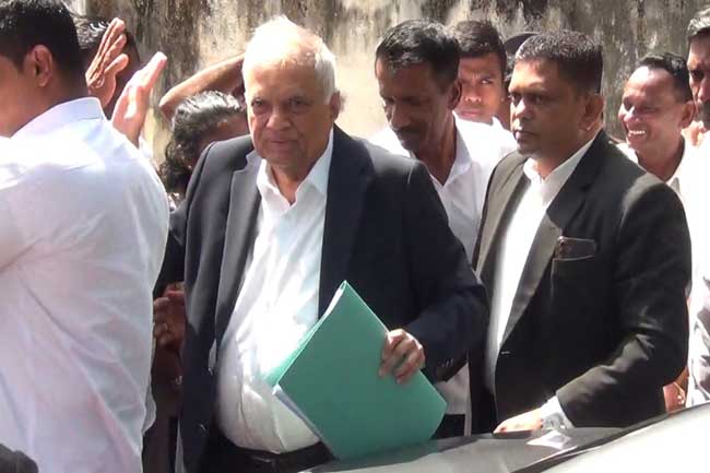 ලන්ඩන් ගමනට එරෙහිව රනිල්ට නඩු පැවරීම මාර්තු මාසයේදී