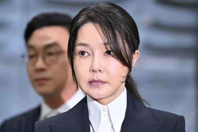 ද. කොරියානු හිටපු ජනපති ආර්යාවට මාස 20ක සිර දඬුවමක්