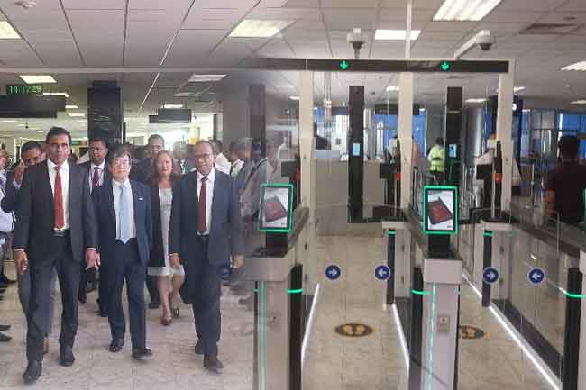 කටුනායක ගුවන්තොටේ E-Gate පද්ධතිය විවෘත කෙරේ