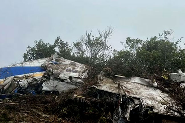 කොලොම්බියාවේ ගුවන් යානයක් කඩා වැටෙයි – 15ක් මරුට