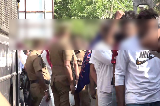 පියතුමාට පහර දුන් තිදෙනෙකු පෙරට්ටුවේදී හඳුනාගැනේ