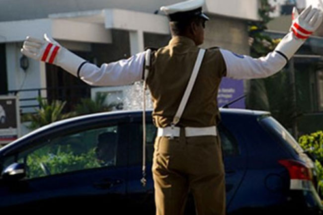 නවම් පෙරහැර වෙනුවෙන් කොළඹට විශේෂ රථ වාහන සැලැස්මක් 