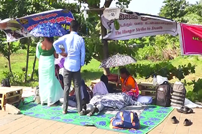පාසල් සංවර්ධන නිලධාරින් සිව්වන දිනටත් මාරාන්තික උපවාසයේ