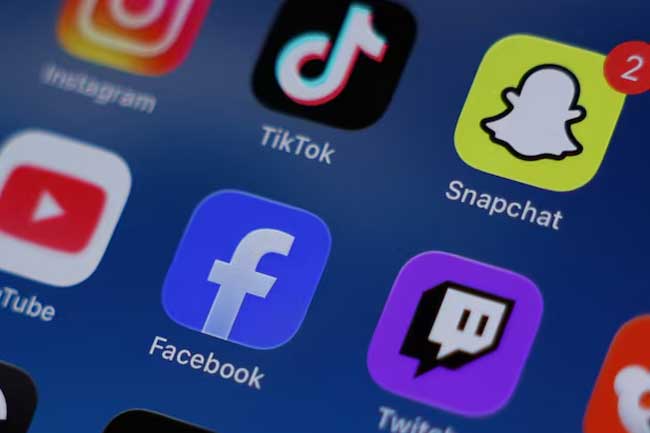 ඉන්දියාවේ ළමුන්ටත් සමාජ මාධ්‍ය තහනම් වෙයි?