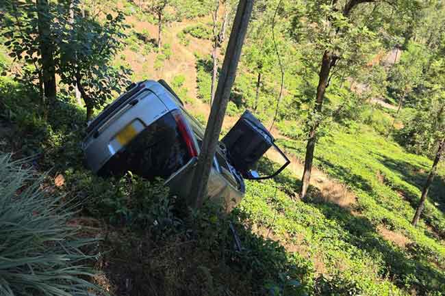 මිලදීගත් වෑන් රථය රැගෙන යද්දී සිදුවූ අකරතැබ්බය