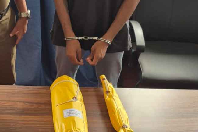 විදේශීය රටක නිෂ්පාදිත ගිනි අවියක් සමඟ පුද්ගලයෙක් අත්අඩංගුවට 