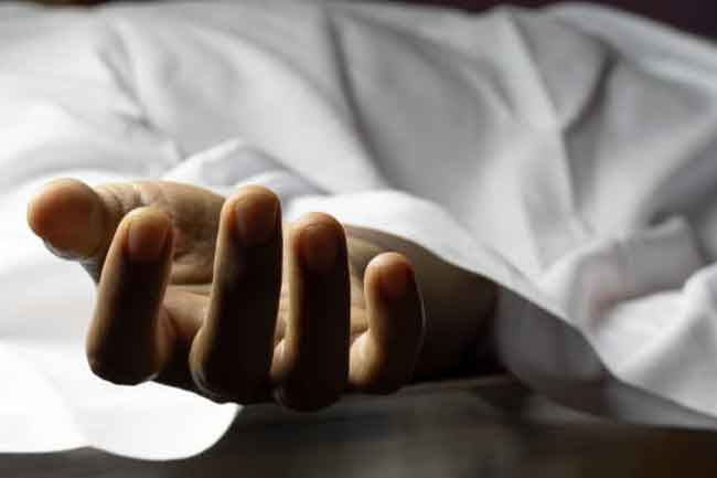 පියා විසින් අවුරුදු 14ක් වූ තම දියණිය ඝාතනය කරයි