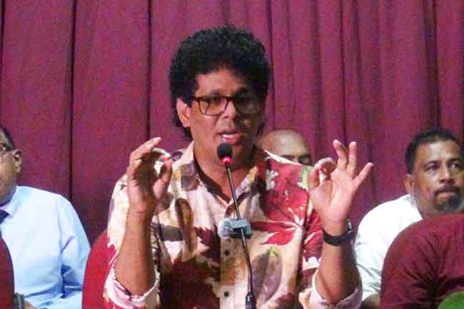 ආර්ථික මධ්‍යස්ථාන සමාගමක් යටතට පැවරීමට එරෙහිව ඇමති වසන්තට වෙළෙඳ ප්‍රජාවගේ විරෝධය