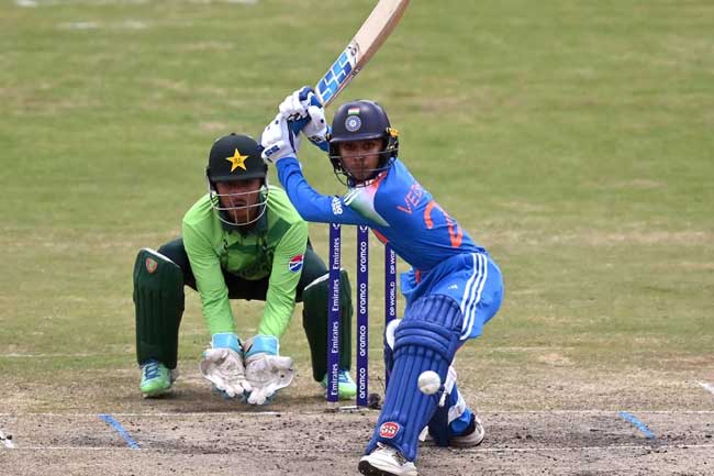 පාකිස්තාන යොවුන් ක්‍රීඩකයින්ට ලකුණු 253ක ඉලක්කයක්