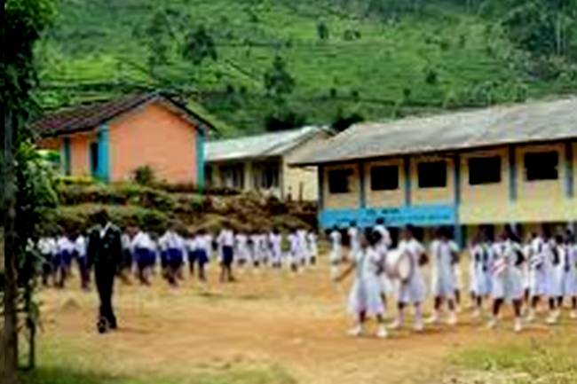 ගුරුවරුන් 10ට අඩු රජයේ පාසල් 3065ක් - ජාතික පාසලකුත් ඒ අතර