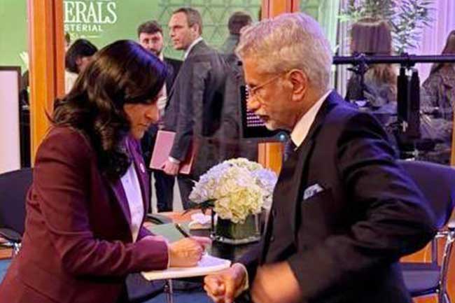 ඉන්දු - කැනේඩියානු විදේශ අමාත්‍යවරුන් අතර හමුවක්