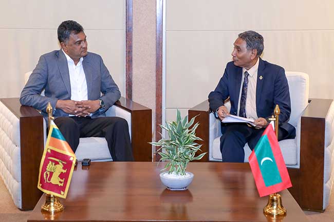 මාලදිවයින් මහ කොමසාරිස්වරයා ආරක්ෂක ලේකම් හමුවෙයි
