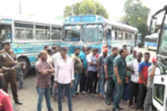 මත්ද්‍රව්‍ය භාවිතා කළ බස් පරීක්ෂාවේදී ඇතැම් බස්රථ ආපසු හරවාගෙන ගිහින්