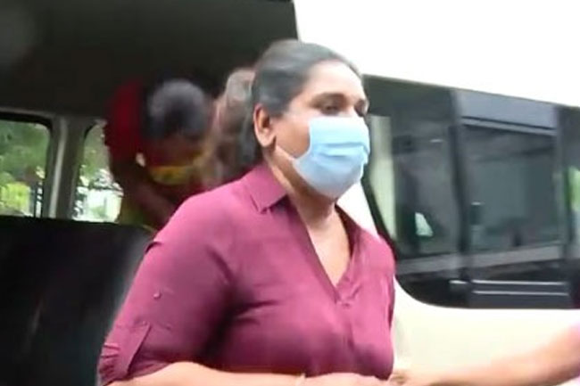 චමිත්‍රි රඹුක්වැල්ලට ඇප