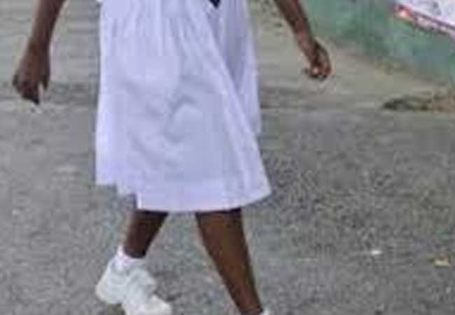 ලොරියක ගැටුණු පාසල් සිසුවිය මරුට