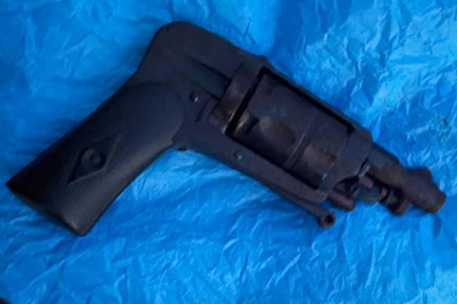 දුන්ගල්පිටිය ප්‍රදේශයෙන් රිවෝල්වරයක් සොයා ගැනේ 