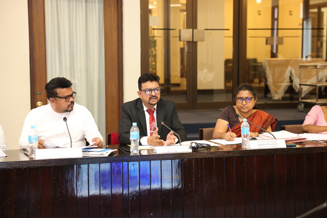 අධ්‍යාපන සභාවක් ස්ථාපනය සඳහා වූ විද්වත් කමිටු වාර්තාවට අනුමැතිය