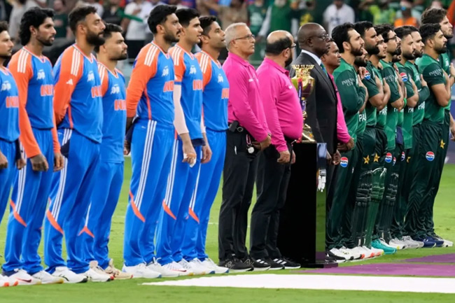 ඉන්දියාවට එරෙහි තරගය ක්‍රීඩා කිරීමට පාකිස්තාන කණ්ඩායමට එරට රජයෙන් අවසර 