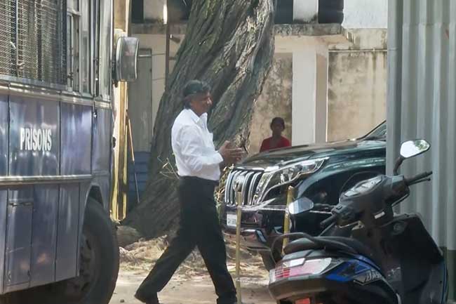 හිටපු ජනාධිපති ලේකම් සමන් ඒකනායක තවදුරටත් රිමාන්ඩ්