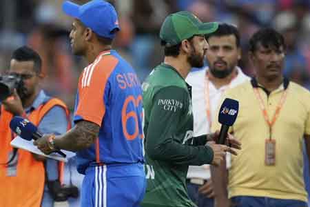 පාකිස්තානයට එරෙහි සටනට ඉන්දියාව අද රෑ ලංකාවට