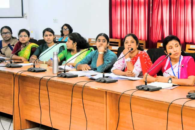 වවුනියාවේ කාන්තා ගෘහමූලික පවුල් 8,000ක් 