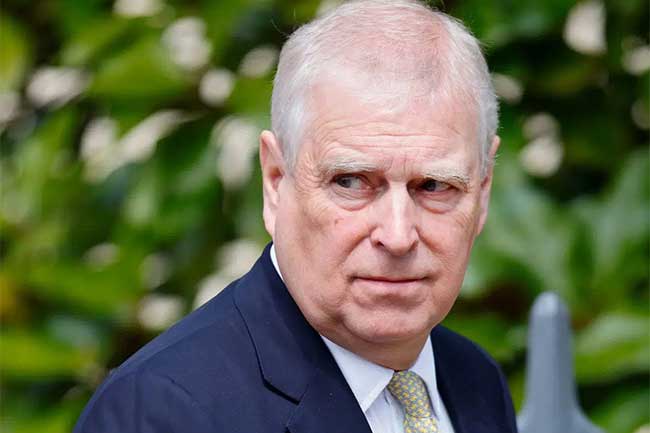 චාල්ස් රජුගේ බාල සොහොයුරා අත්අඩංගුවට