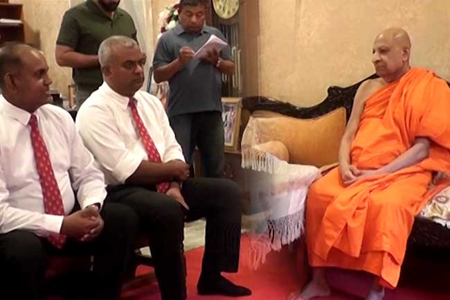 GMOA අස්ගිරි මල්වතු මහ නාහිමිවරු බැහැදකී